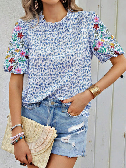 MEGAN | Women´s blouse with flower design