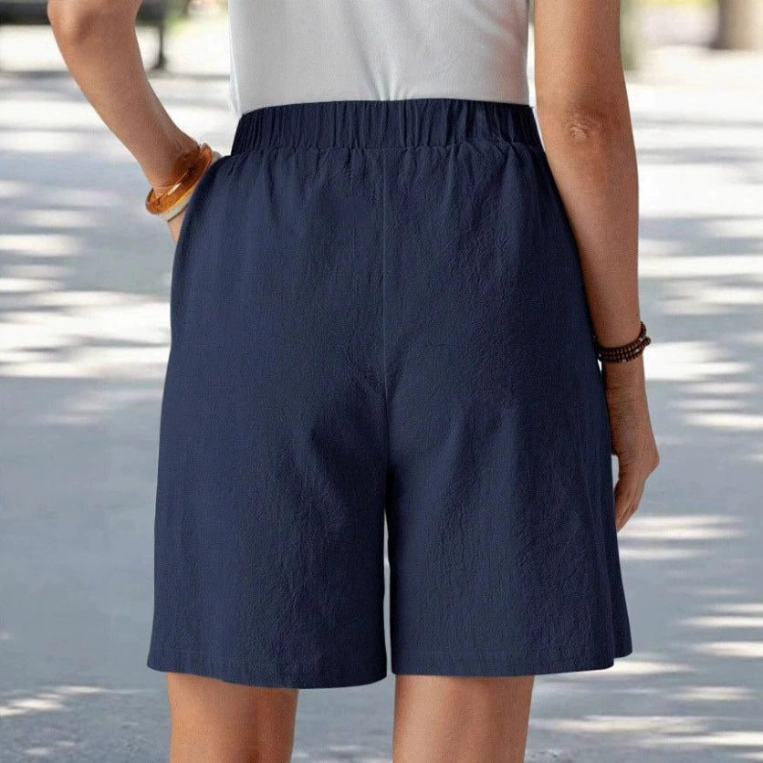 ALYSSA | Women´s loose shorts with buttons