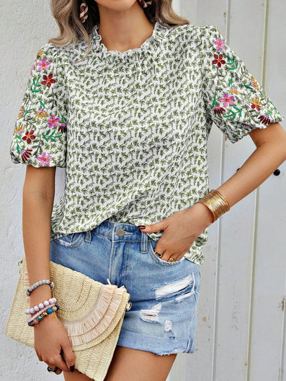MEGAN | Women´s blouse with flower design