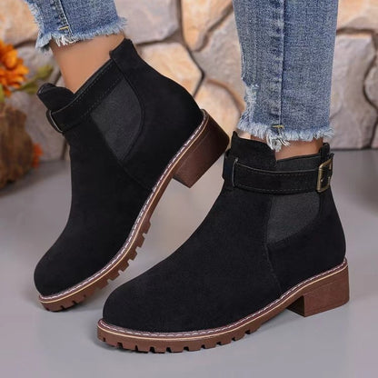 CHLOE | Elegant boots with straps
