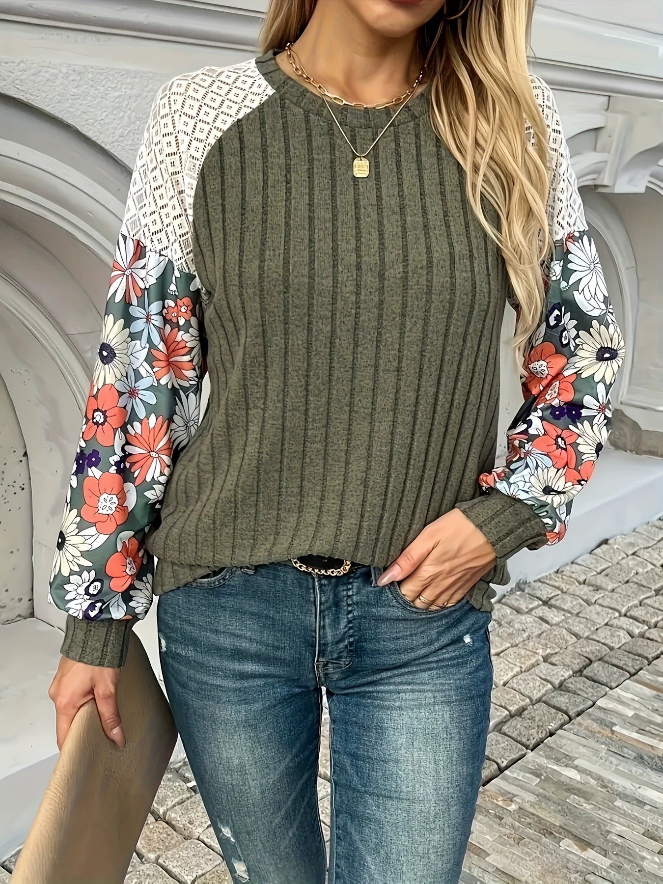 RUBY | Women's swetshirt with floran print